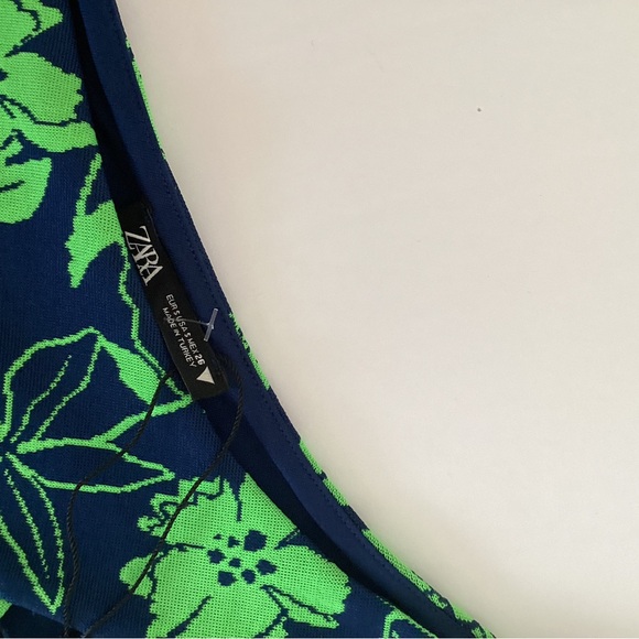 NWT Zara jacquard green blue asymmetrical top size S - Picture 2 of 6